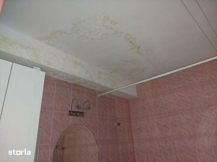 Apartament cu 3 camere semidecomandat în Independenței