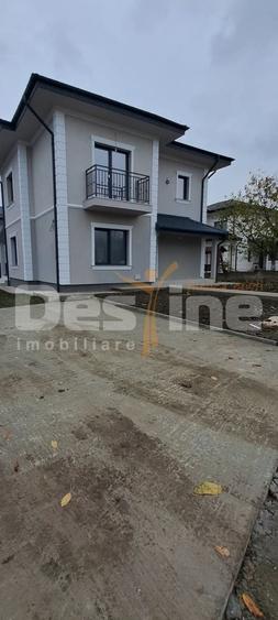 Casă individuală cu 4 camere cu Teren 407 Mp în Miroslava