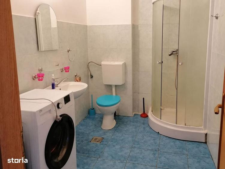 Garsonieră decomandată în Iris