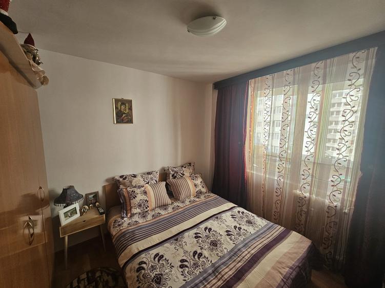 Apartament cu 4 camere decomandat, mobilat în Dristor