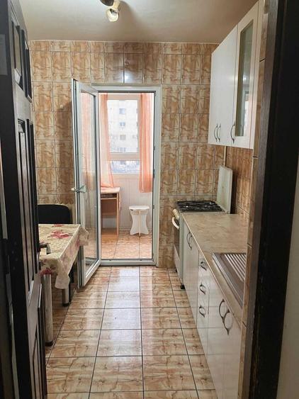Apartament cu 2 camere decomandat în Republicii