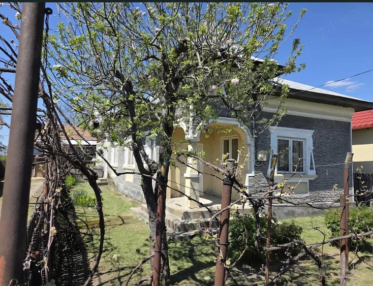 Casă cu Teren 1500 Mp în Gura Foii