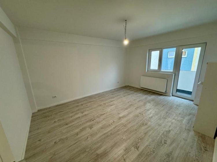 Apartament cu 2 camere decomandat în Baza 3