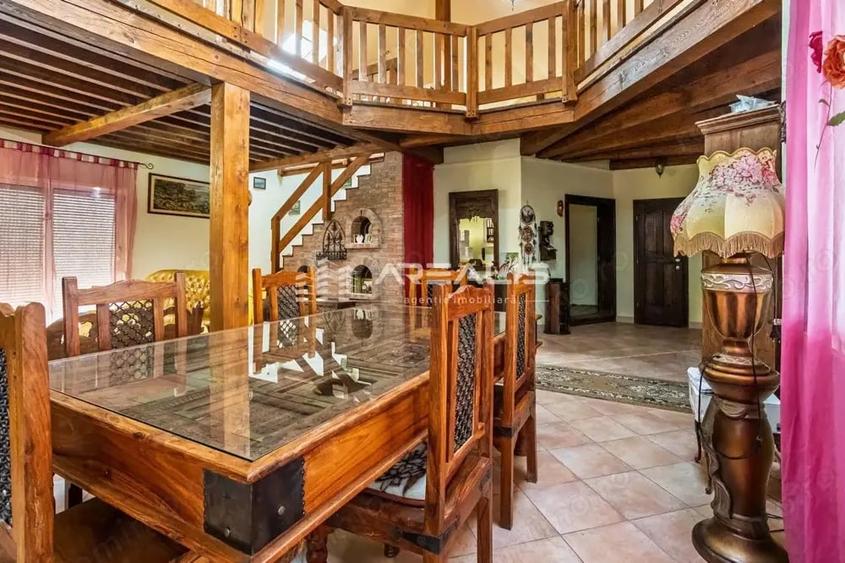 Casă cu 5 camere cu Teren 1370 Mp în Bodrogu Nou