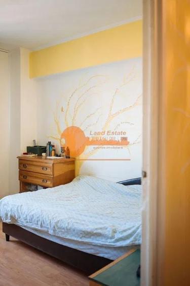 Apartament cu 4 camere semidecomandat, mobilat în Rahova