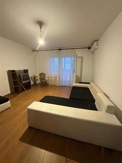 Garsonieră decomandată în Timpuri Noi