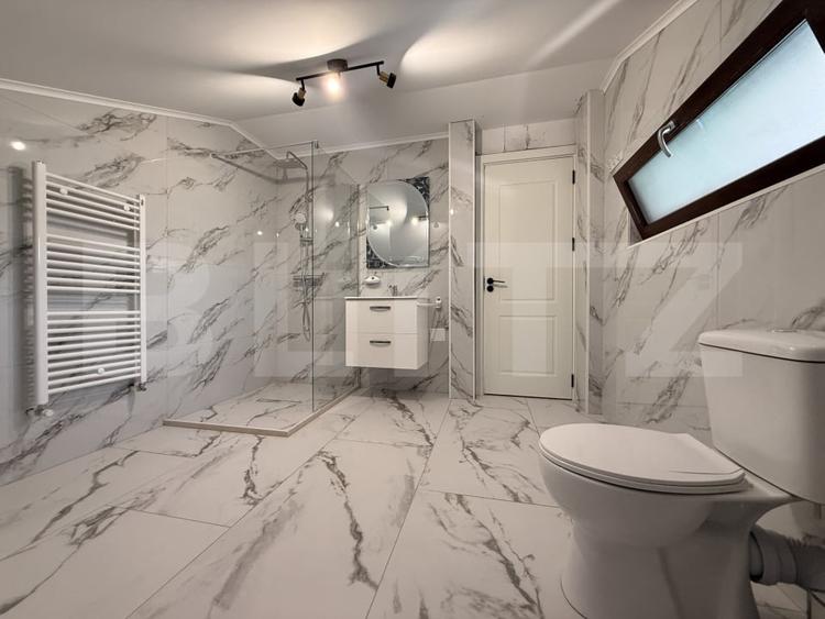 Duplex cu 6 camere cu Canalizare în Romanești