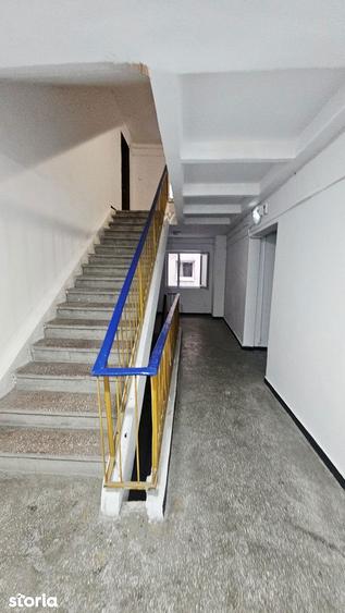 Apartament cu 3 camere decomandat, mobilat în Tineretului