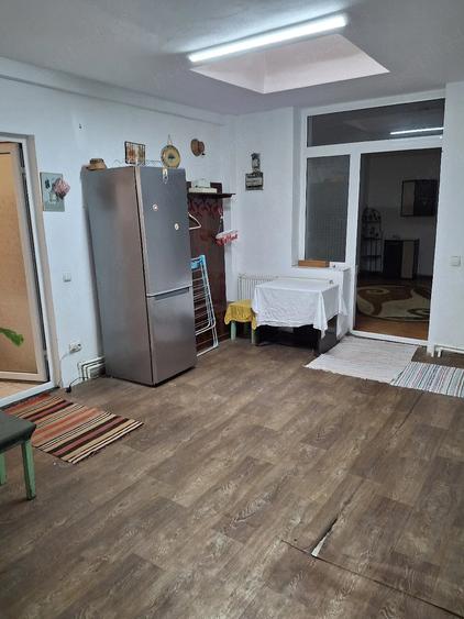 Casă cu 5 camere cu Teren 212 Mp în Central
