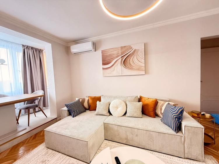 Apartament cu 3 camere semidecomandat în Ultracentral