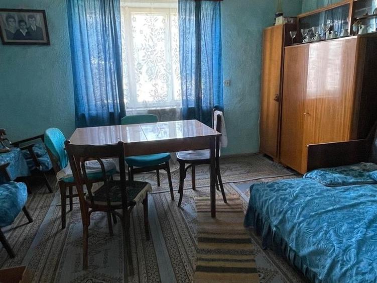 Casă individuală cu 5 camere cu Teren 1045 Mp în Central