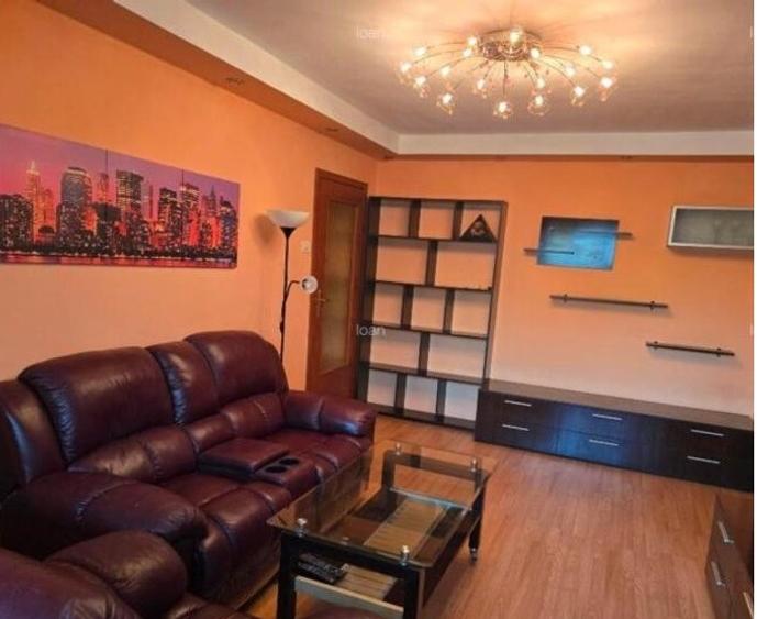 Apartament cu 4 camere semidecomandat în Drumul Taberei
