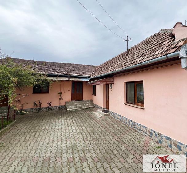 Casă individuală cu 3 camere cu Canalizare în Cetate