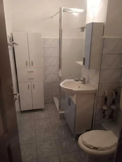 Garsonieră decomandată în Baba Novac
