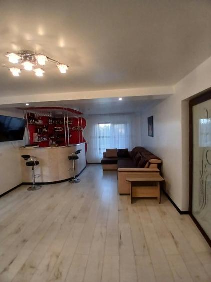 Casă individuală cu 5 camere cu Teren 2000 Mp în Exterior Nord
