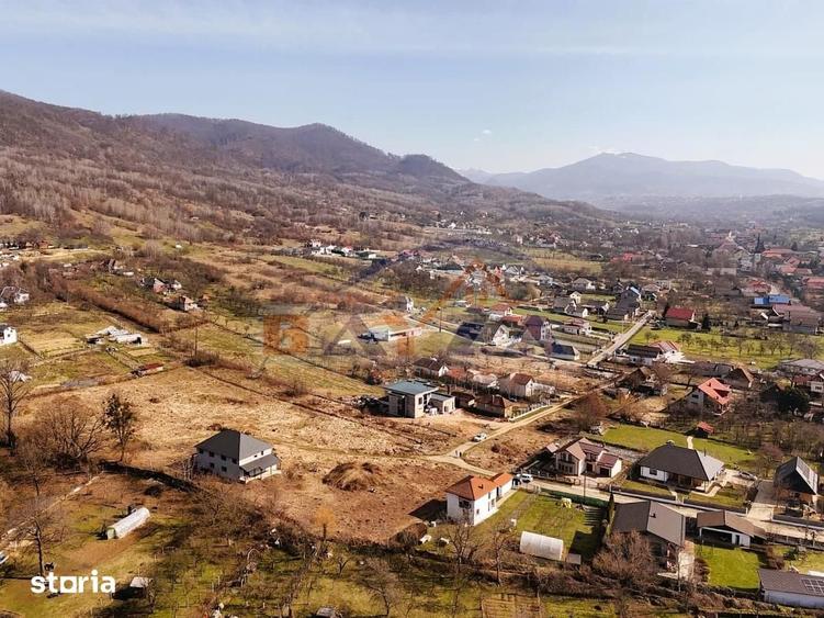 Teren de 10000 mp, în Central