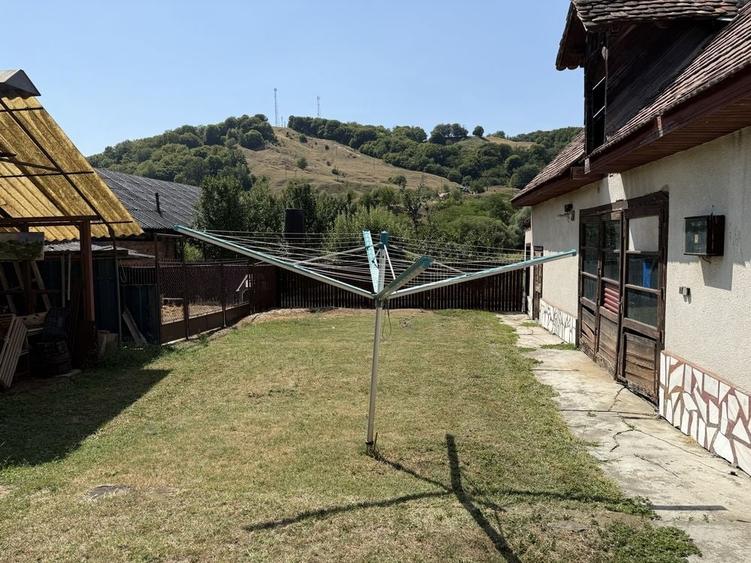 Casă cu 4 camere în Vale
