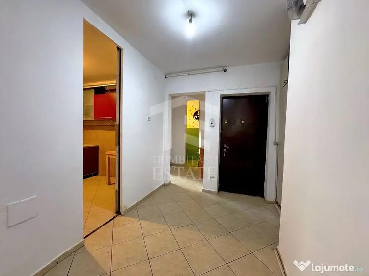 Apartament cu 3 camere semidecomandat în Sud