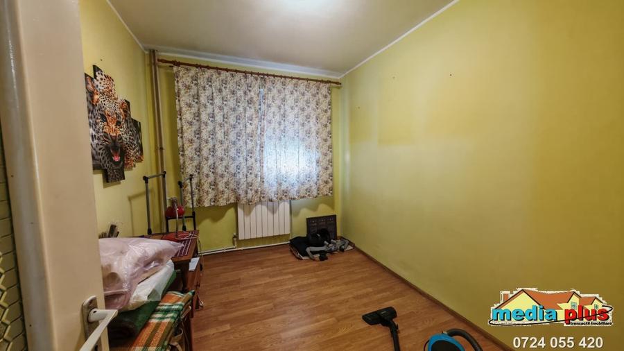 Apartament cu 3 camere decomandat în Central