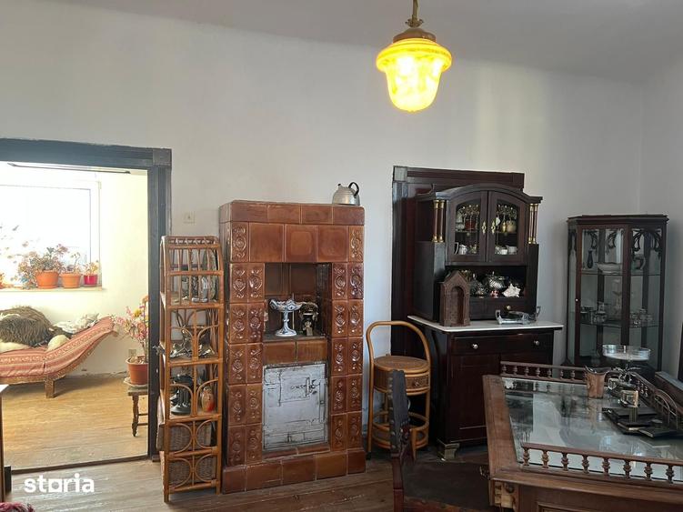 Casă cu 4 camere cu Teren 360 Mp în Central