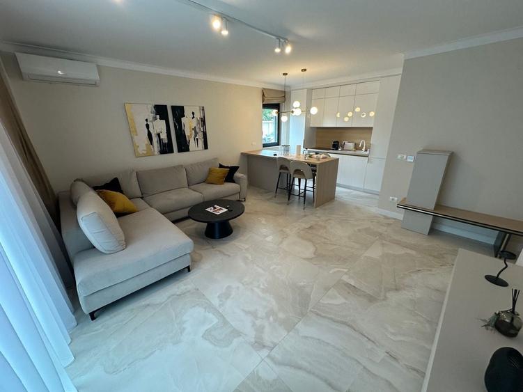 Apartament cu 2 camere decomandat în Lipovei