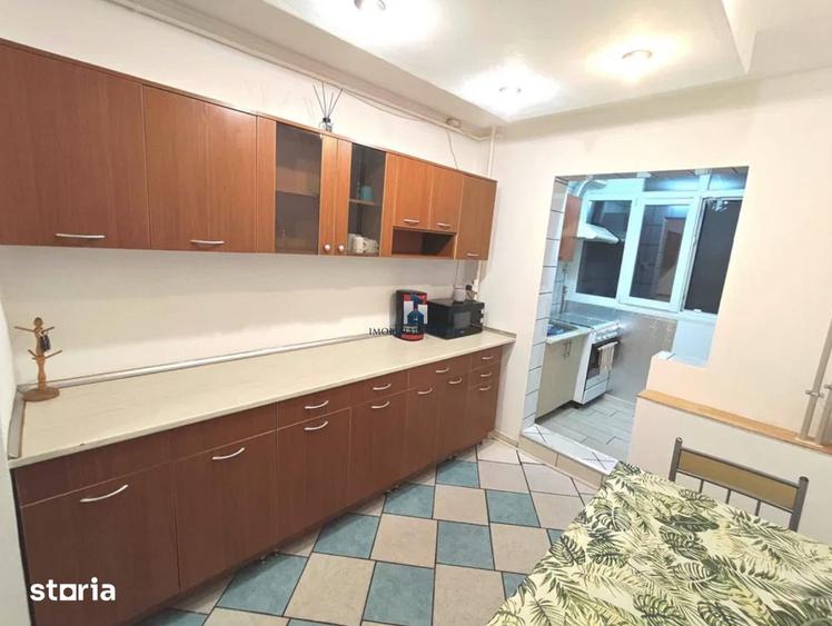 Apartament cu 3 camere decomandat în Berceni