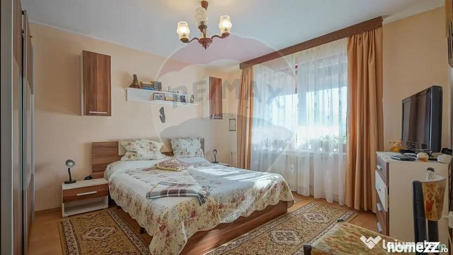 Casă cu 5 camere cu Teren 145 Mp în Dârste