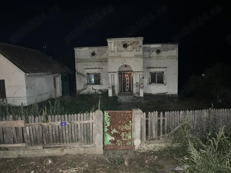 Casă cu 2 camere cu Teren 3000 Mp în Dezrobiți