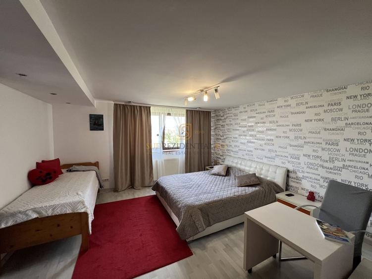 Apartament cu 5 camere semidecomandat, mobilat în Est