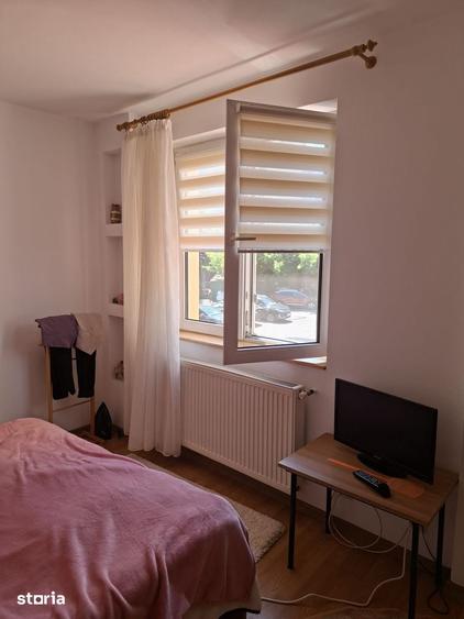 Casă cu 8 camere cu Teren 320 Mp în Militari
