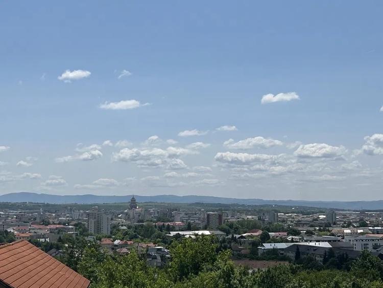 Teren Construcții extravilan de 886 mp, în Valea Roșie