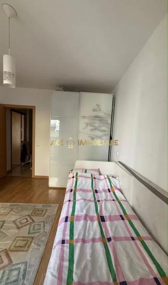 Apartament cu 3 camere decomandat, mobilat în Basarabia