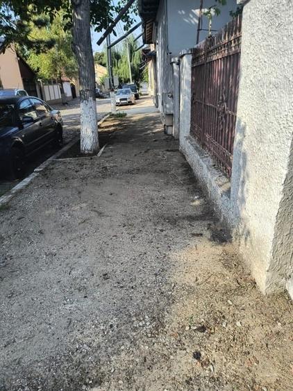 Casă individuală cu 3 camere cu Canalizare în Central