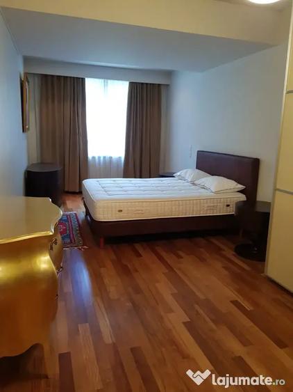 Apartament cu 4 camere decomandat, mobilat în Nordului