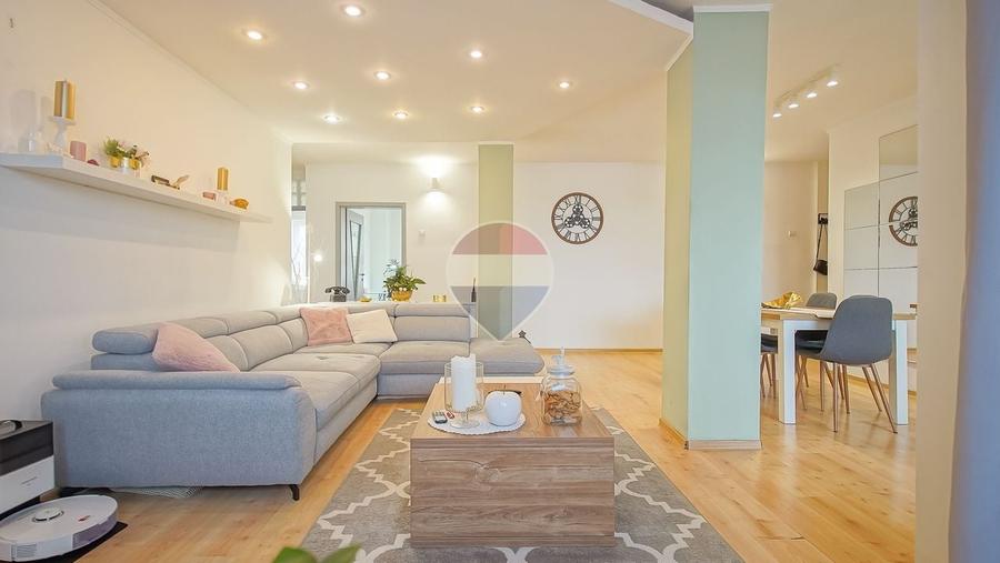 Apartament cu 4 camere decomandat în Centrul Civic