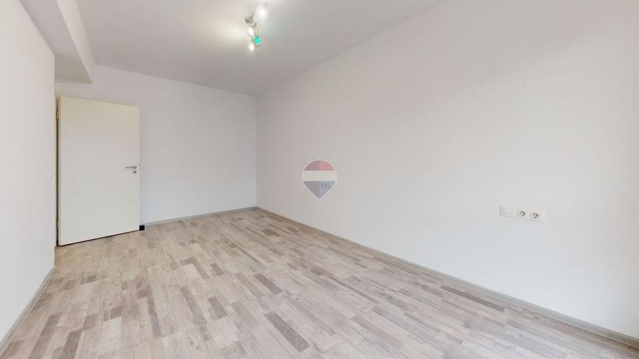 Apartament cu 2 camere decomandat, mobilat în Tractorul