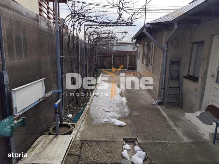 Casă cu 3 camere cu Teren 284 Mp în Central
