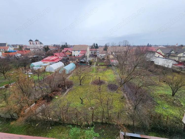 Apartament cu 3 camere decomandat, mobilat în Steaua
