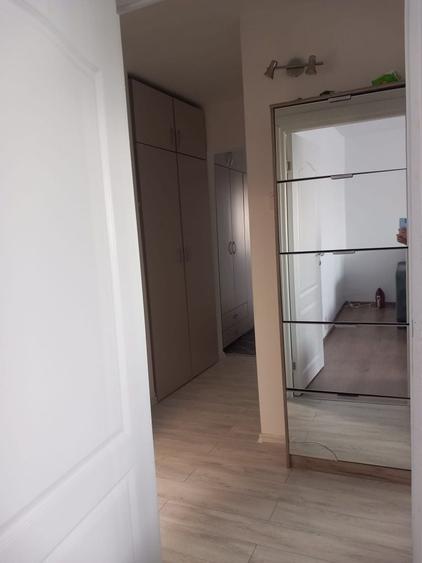 Apartament cu 3 camere decomandat în Crâng