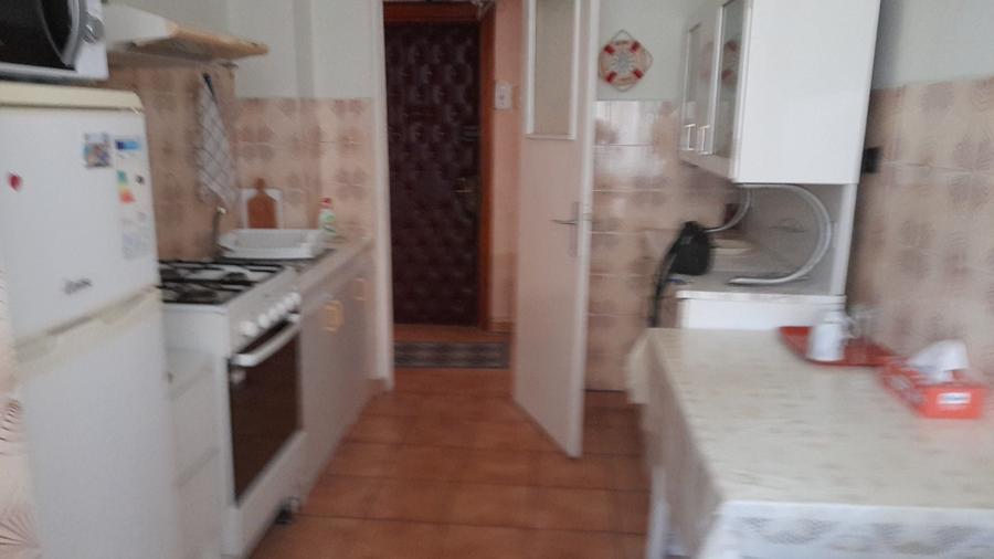 Apartament cu 3 camere decomandat în Palazu Mare