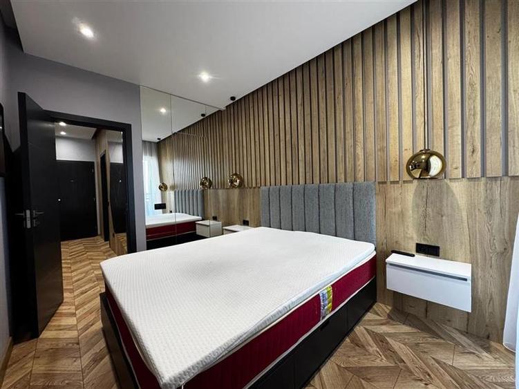Apartament cu 2 camere semidecomandat, mobilat în Sopor
