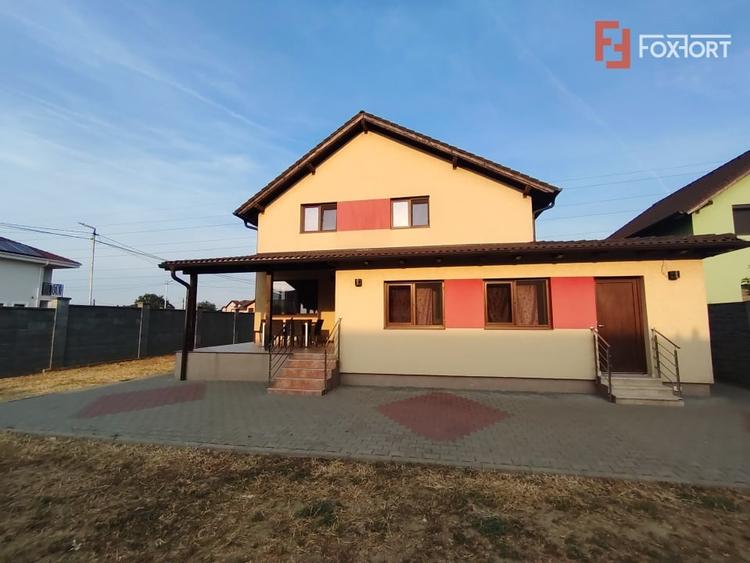 Casă individuală cu 6 camere cu Canalizare în Giroc
