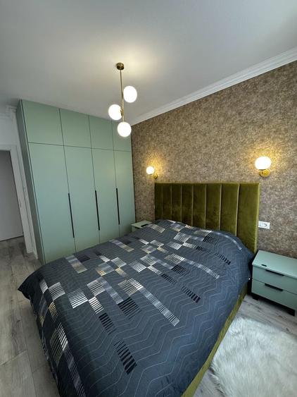 Apartament cu 3 camere decomandat în Exterior Vest