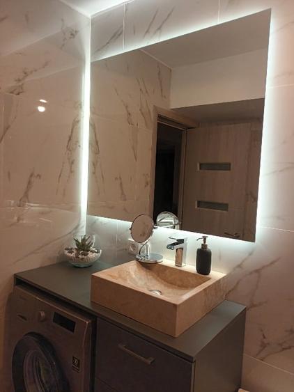 Apartament cu 3 camere decomandat, mobilat în Central