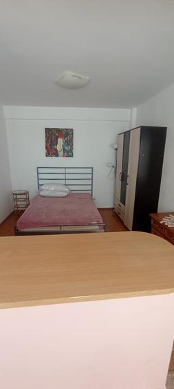 Apartament cu 2 camere semidecomandat în Universitate