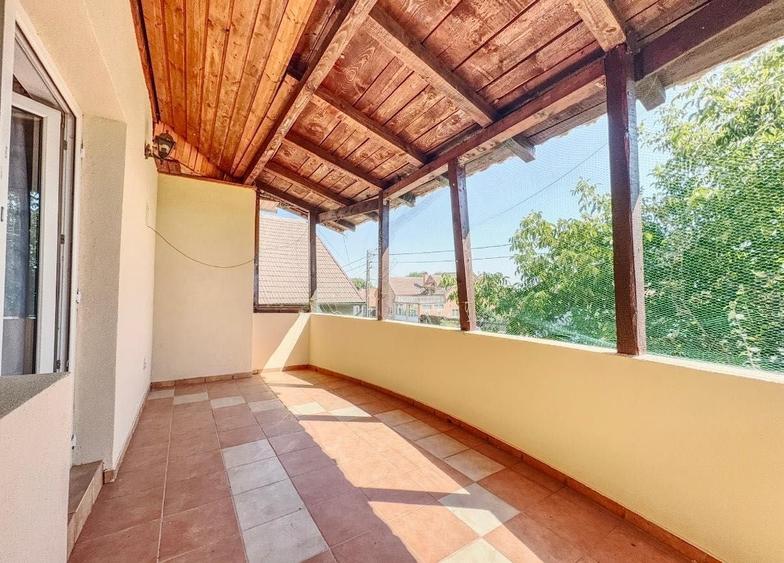 Casă cu 4 camere în Central
