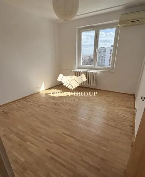 Apartament cu 3 camere decomandat în Drumul Taberei