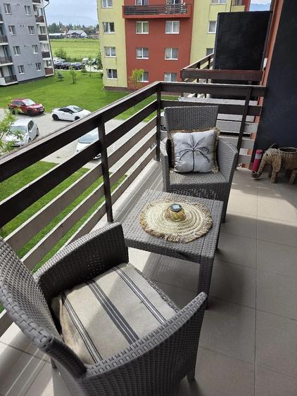 Apartament cu 2 camere nedecomandat în Sânpetru