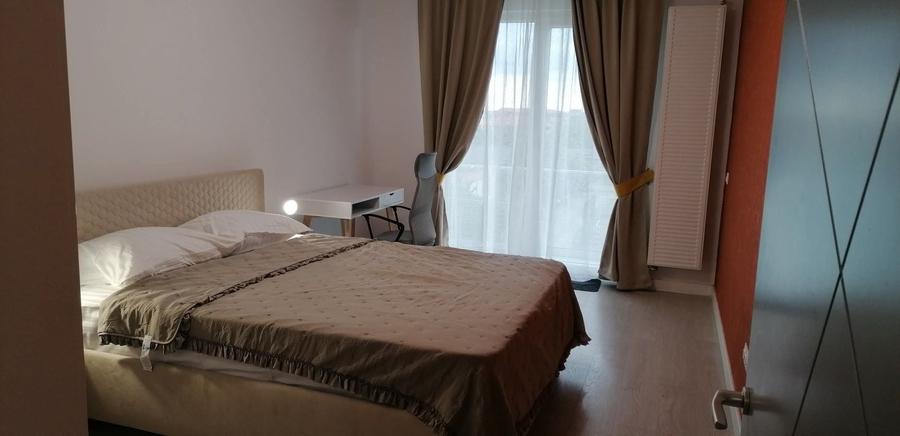 Inchiriez apartament cu doua camere foarte mari in White Tower (complet utilat) 2500 lei. - 8