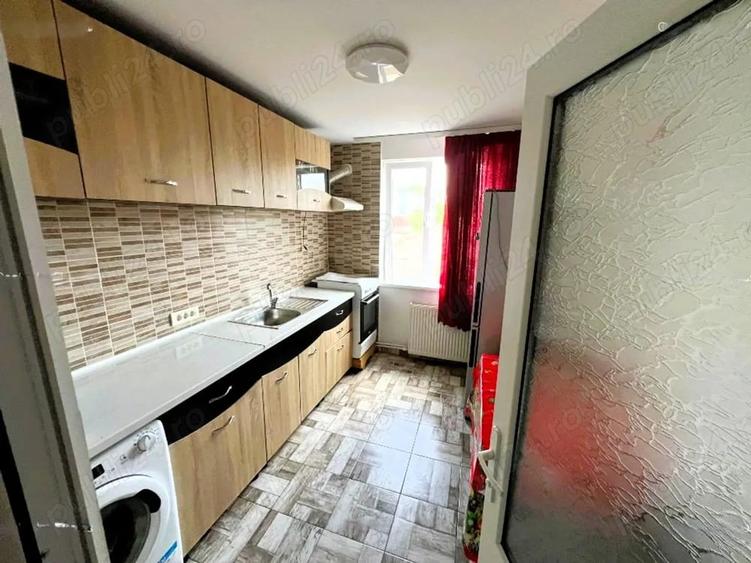 Garsonieră decomandată în Palas